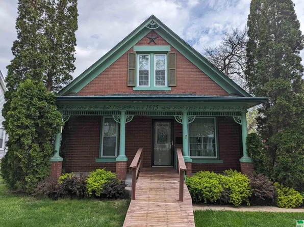 1615 W 5th St, Sioux City, IA 51103