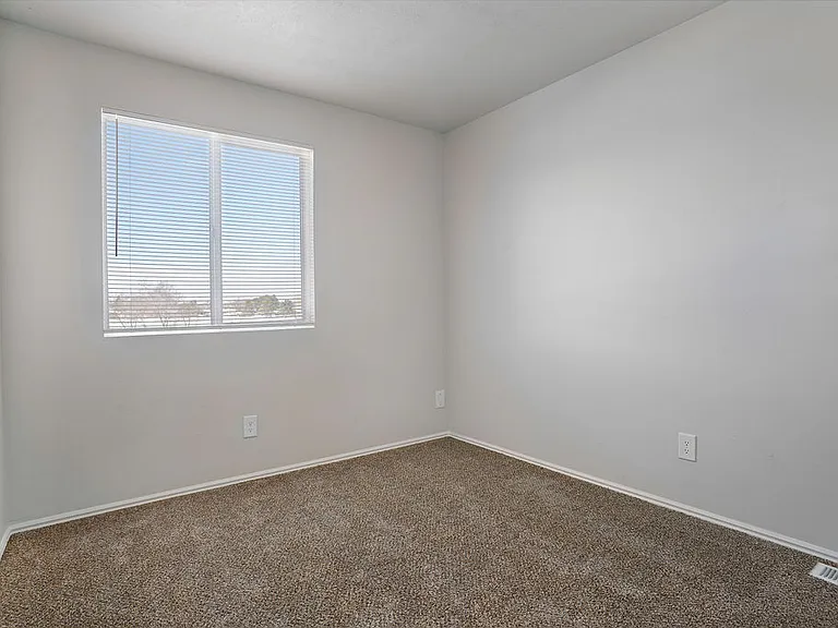 1655 S Riverside Dr — Photo 13