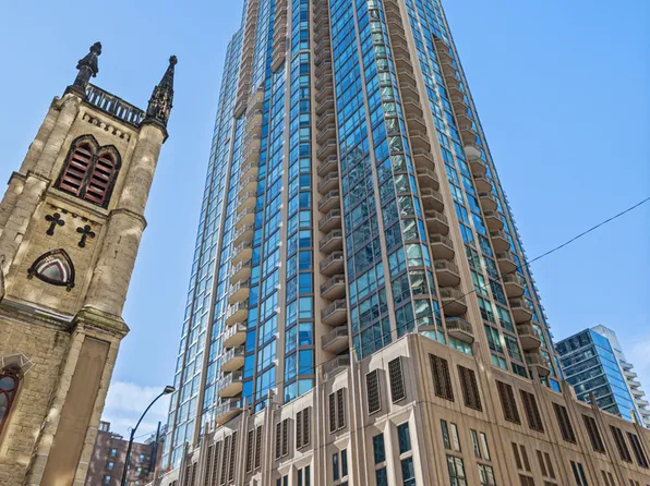 21 E Huron St APT 3601, Chicago, IL 60611