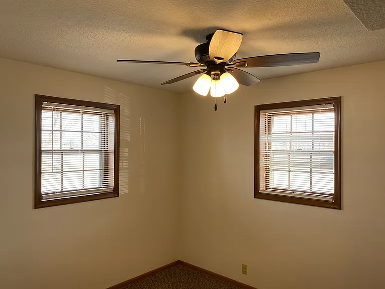 KINGSWOOD APARTMENTS — Photo 24