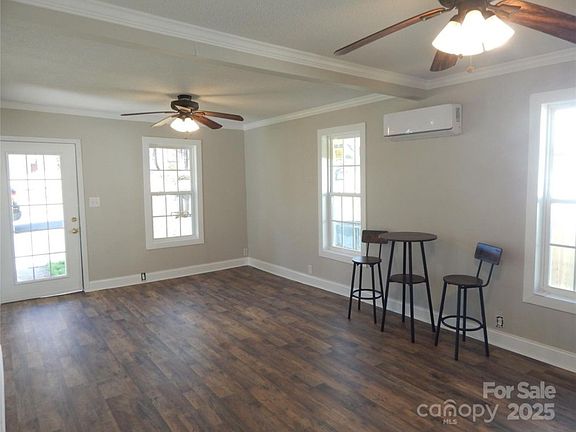 5th image of 1033 4th St