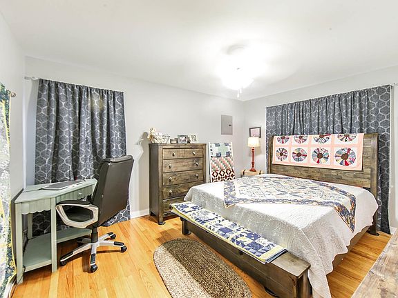 5th image of 1202 Bourg St