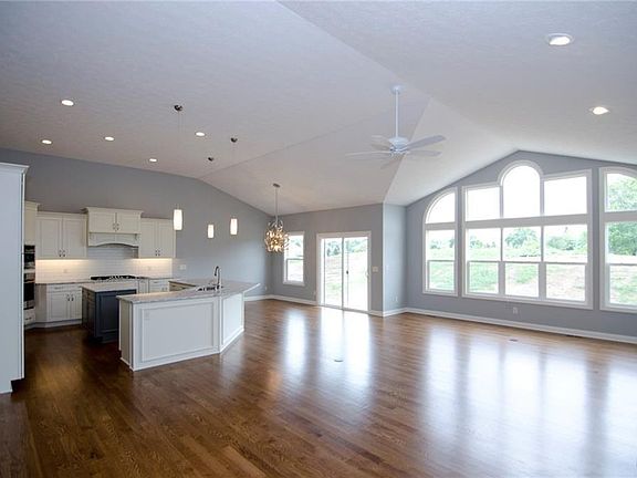 2nd image of 10173 Brookhaven Ln