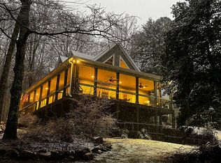 402 Doe Trl, Hampton, TN 37658