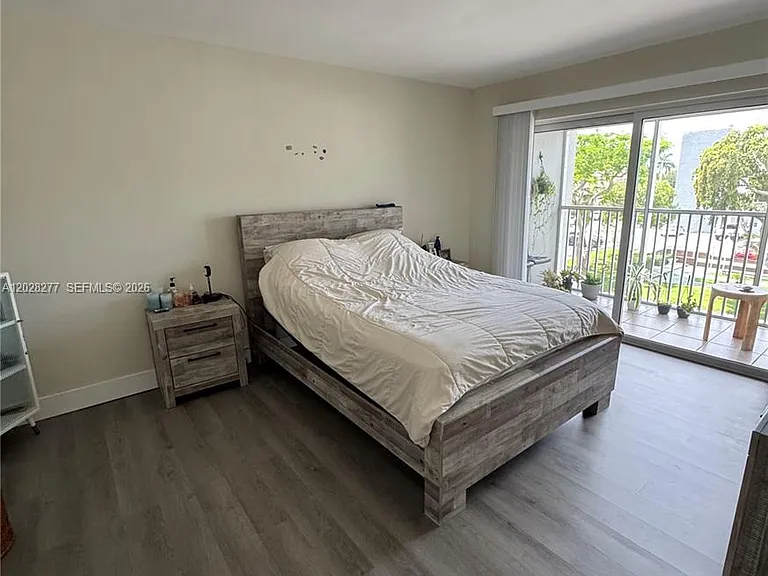 330 SE 2nd St #303H — Photo 7