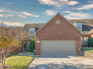 375 Meadow Walk Ln, Lenoir City, TN 37772