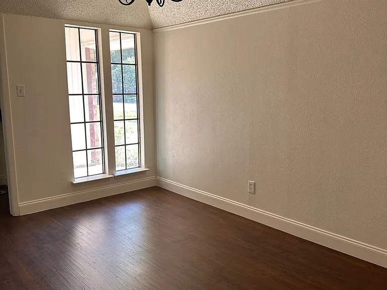 4715 Ridgeline Dr — Photo 8