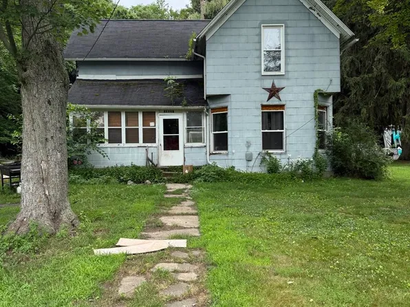 10227 S Norris Rd, Delton, MI 49046