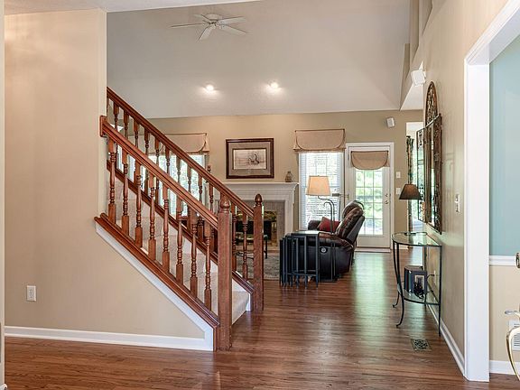 5th image of 6218 Muirloch Ct N