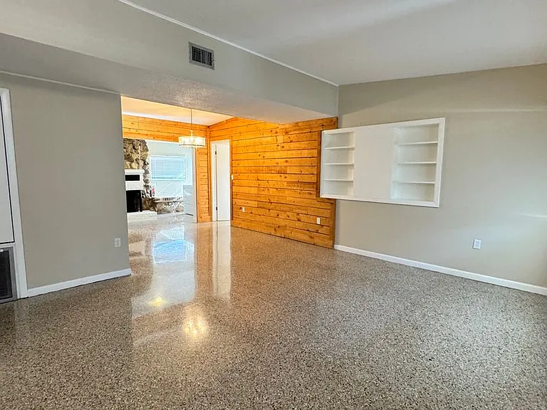 813 Center Ln — Photo 8