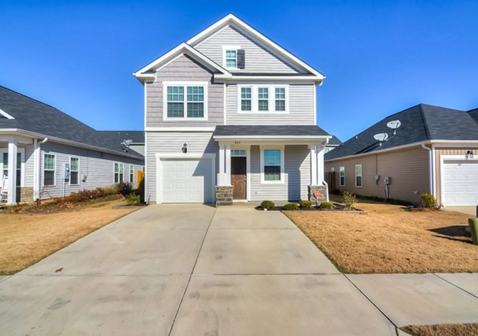 3 Bedroom 2.5 Bath Home in Canterbury Farms — Photo 1