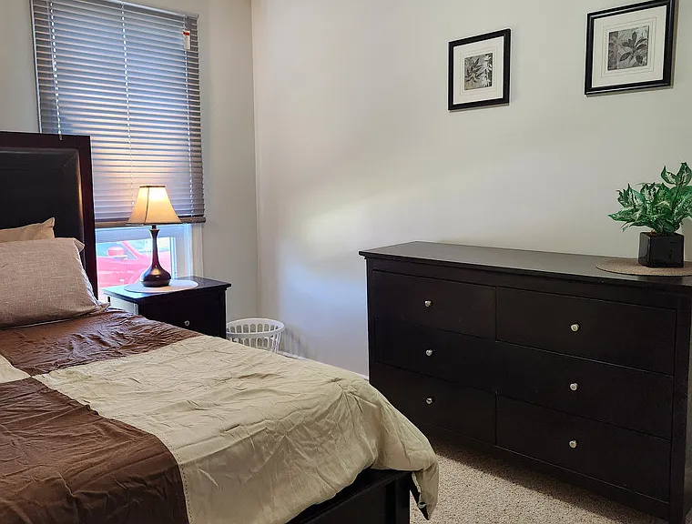19 Newcombe Cres #M — Photo 12