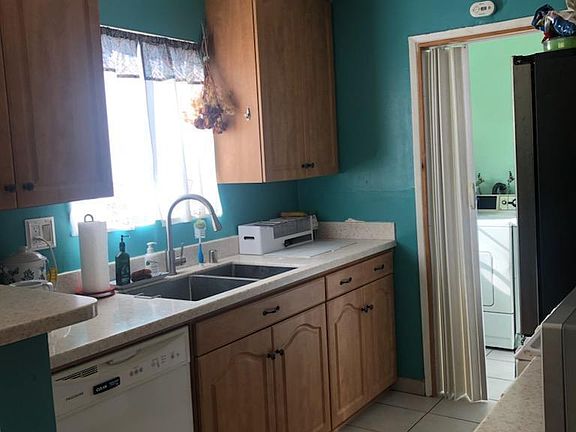 4th image of 17131 Roscoe Blvd Unit 1