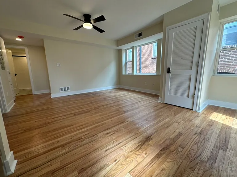 6252 Southwood Ave. — Photo 9