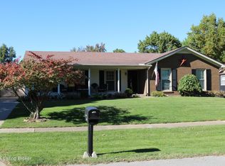 9803 Springbark Dr, Hickory Hill, KY 40241