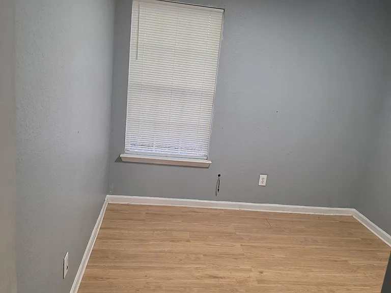 321 Brookview Dr — Photo 12