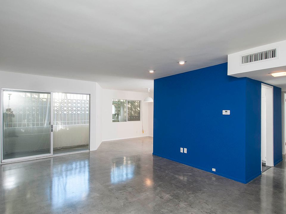 Example of space with accent wall