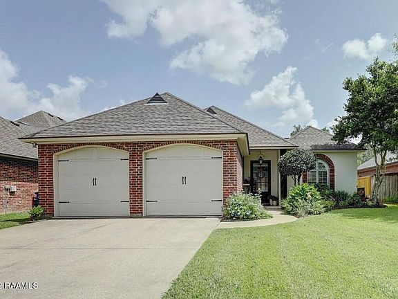 3rd image of 27 Oakthorn Ct