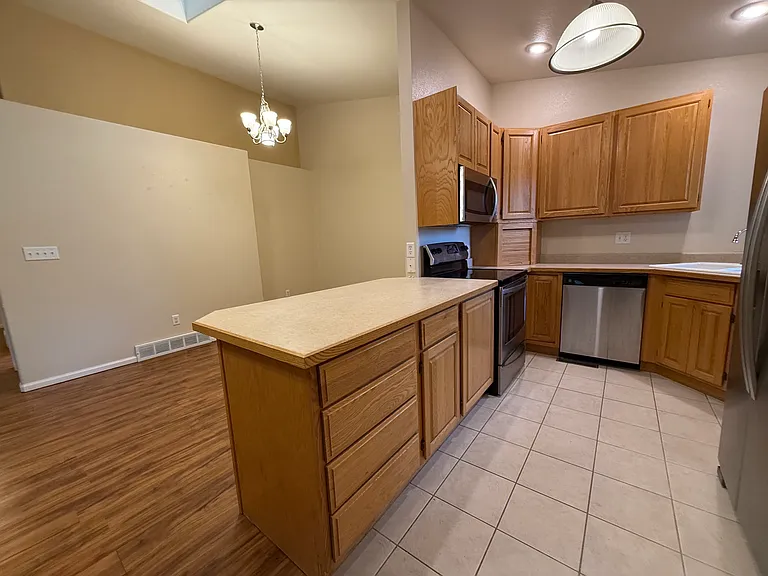3908 Village View Ln — Photo 3