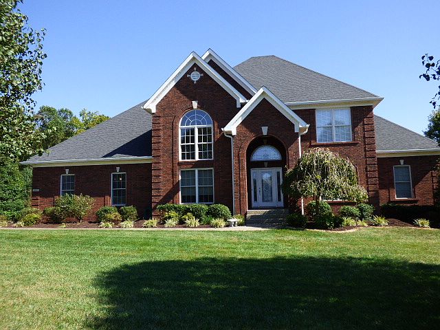 1st image of 290 Oak Valley Ct