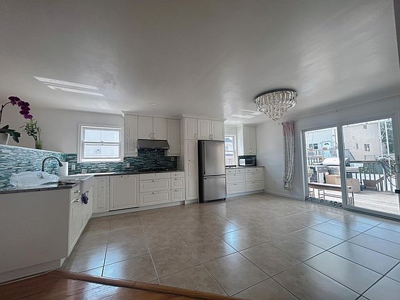 2nd image of 33 Father Capodanno Blvd Floor 1