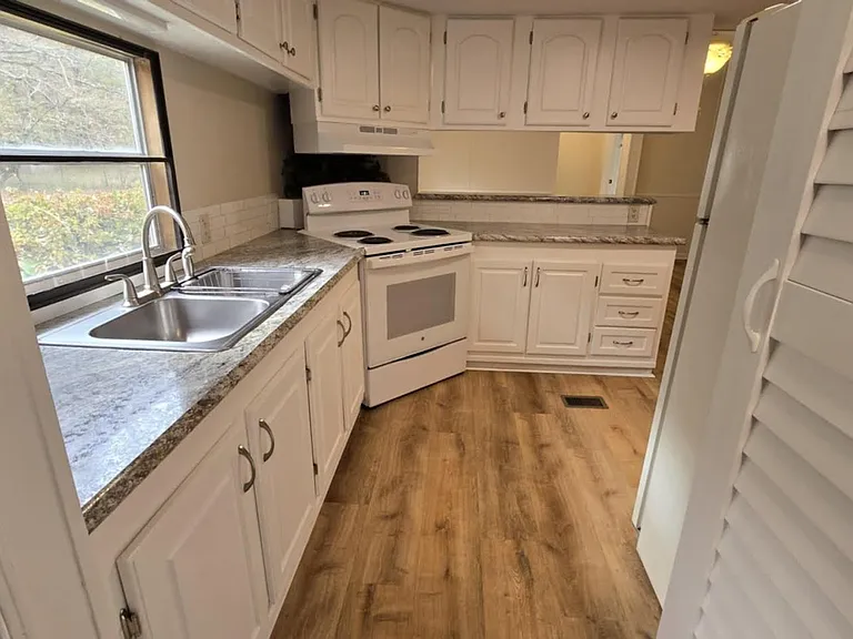 169 Vaughn Ln #B — Photo 10