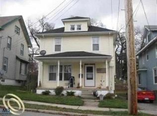 24 Moreland Ave, Pontiac, MI 48342