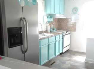107 E Woods St, Avon, IL 61415
