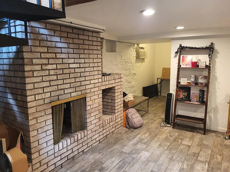 331 Amber St — Photo 20