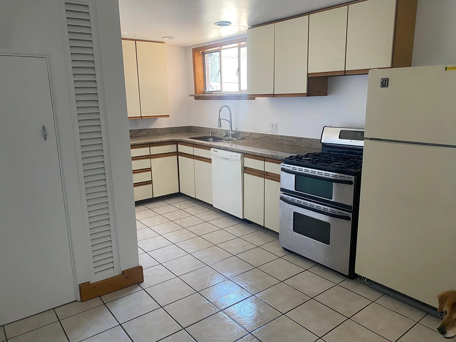 8 N Perry St — Photo 3