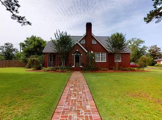 170 E 1st St, Luverne, AL 36049