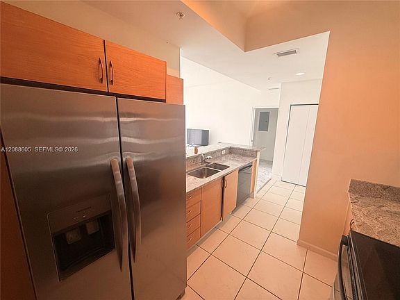 3rd image of 2775 NE 187th St #Penthouse 9