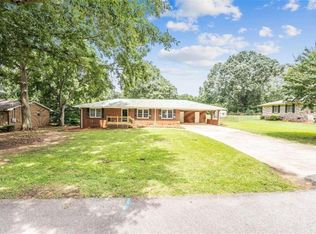 2631 SE Lakeview Dr SW, Conyers, GA 30094