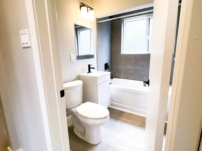 43 Montrose Ave #70 — Photo 8