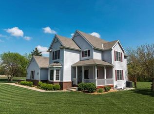 903 N 1464th Rd, Lawrence, KS 66047