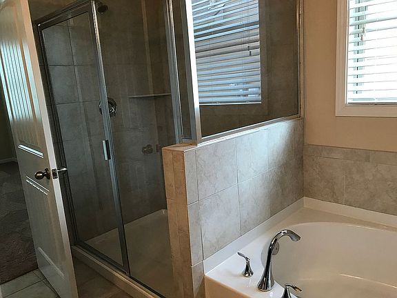 5th image of 4067 Cannonsgate Ln