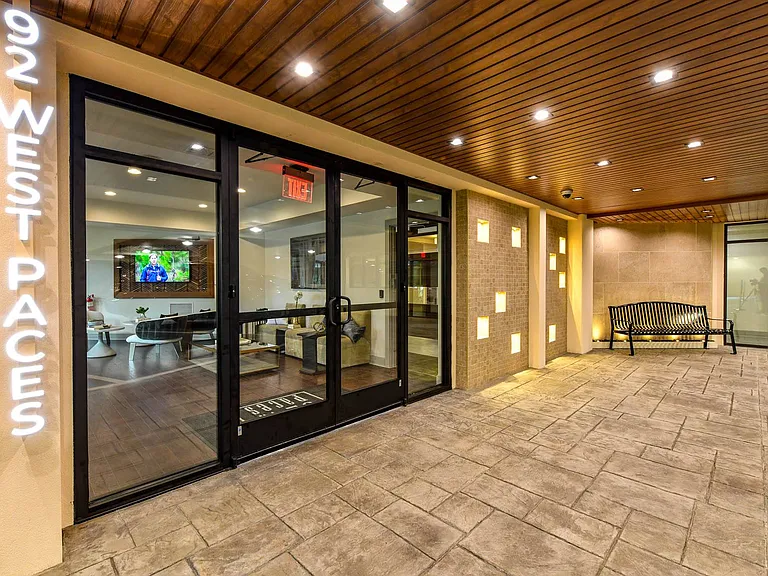 92 West Paces Luxury Apartments — Photo 38