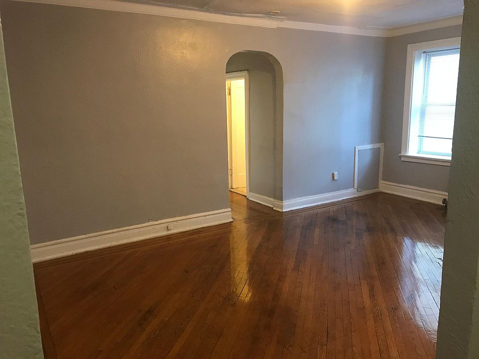 1st image of 160 Grumman Ave #102