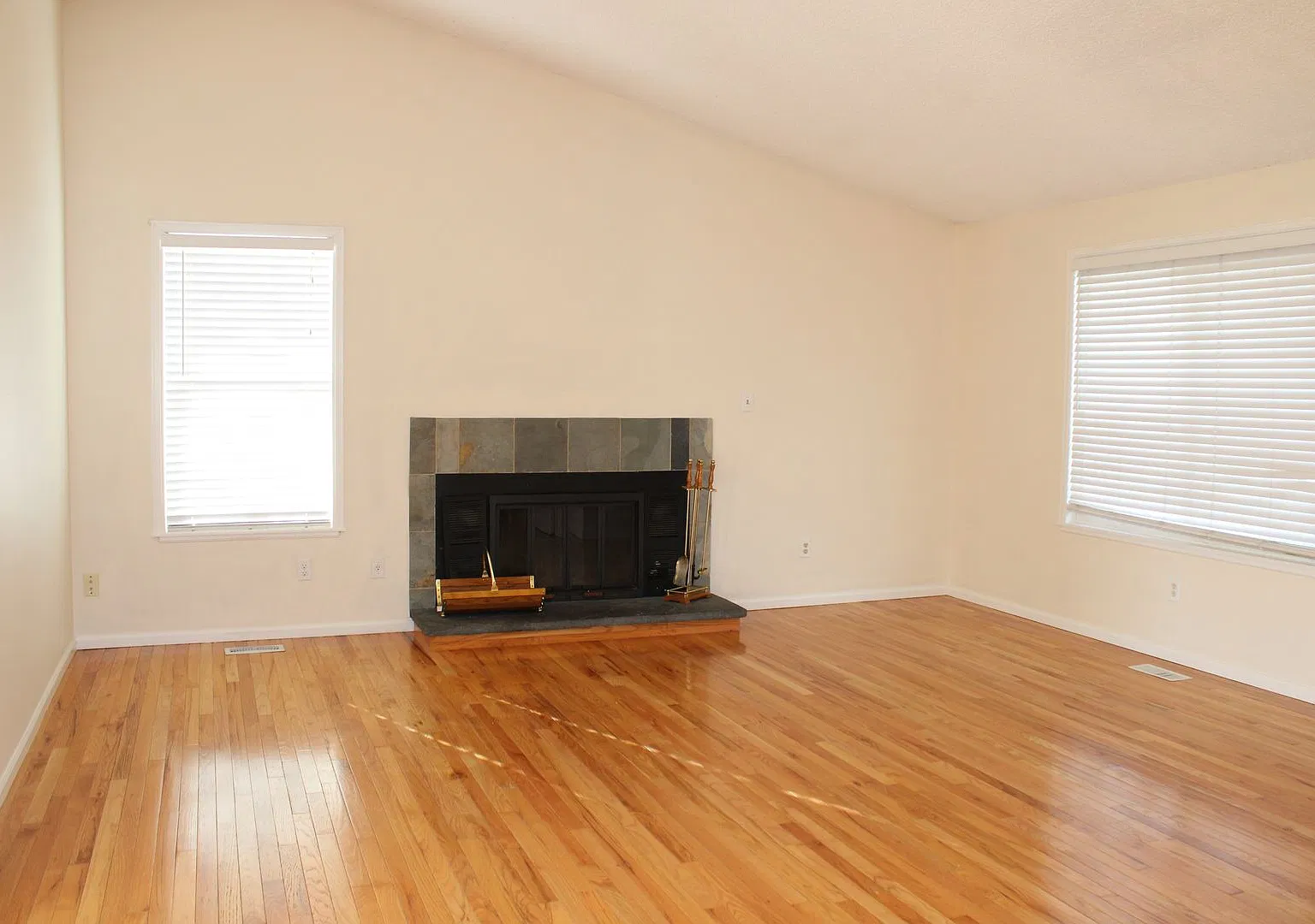 Lovely 3-Bedroom Home with Finished Basement & Fenced Yard in Fort Collins — Photo 1