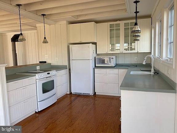 4th image of 16445 Maple Dr