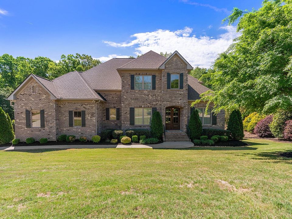 1st image of 34 Fox Hunt Ln