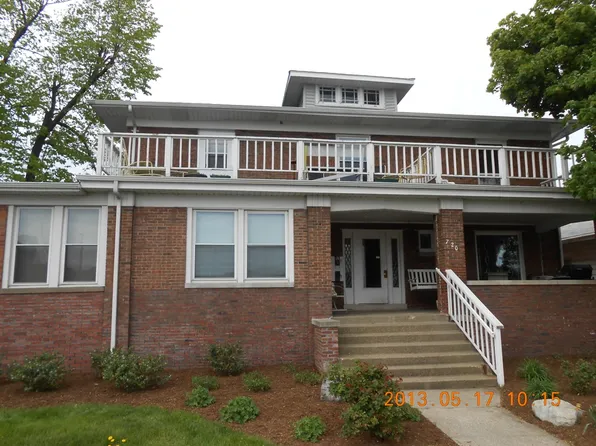 720 Broad St APT 2, Saint Joseph, MI 49085
