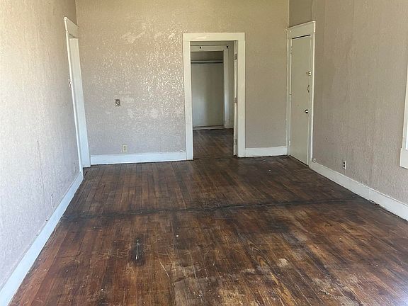 2nd image of 711 N Halagueno St
