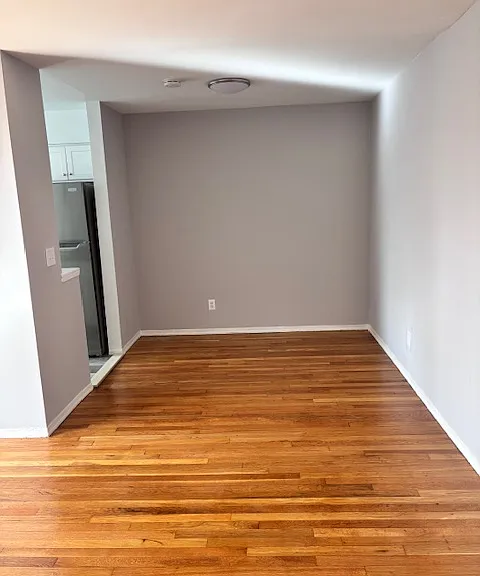 FAIRVIEW AVENUE APARTMENTS — Photo 14