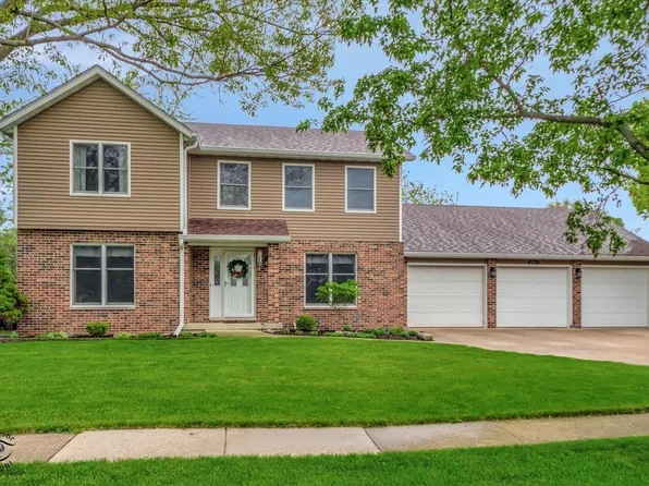 209 Deerhaven Dr, Minooka, IL 60447