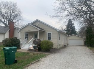 1310 W Franklin St, Taylorville, IL 62568