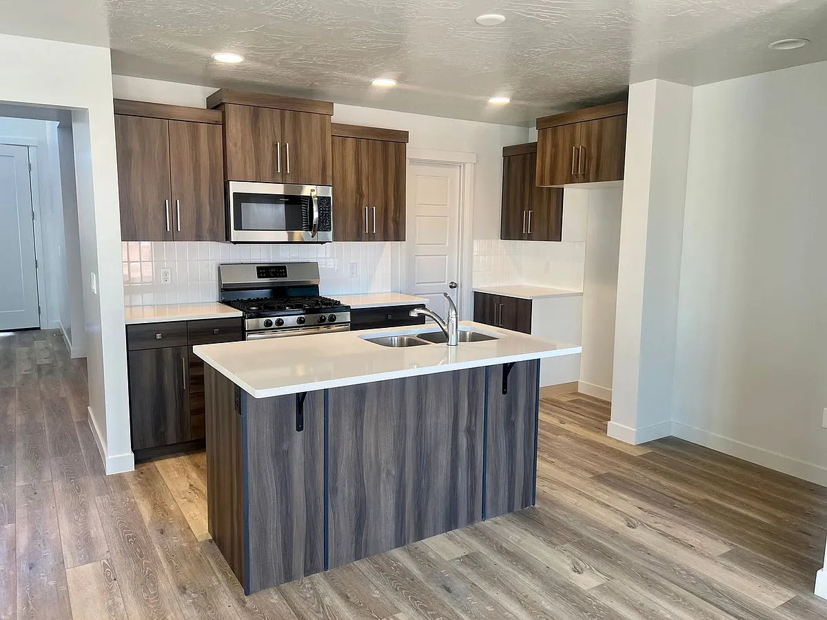 Building Photo - 6028 S Ersa Ln