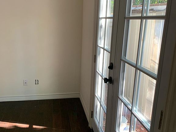 4th image of 2205 Eucalyptus Ave