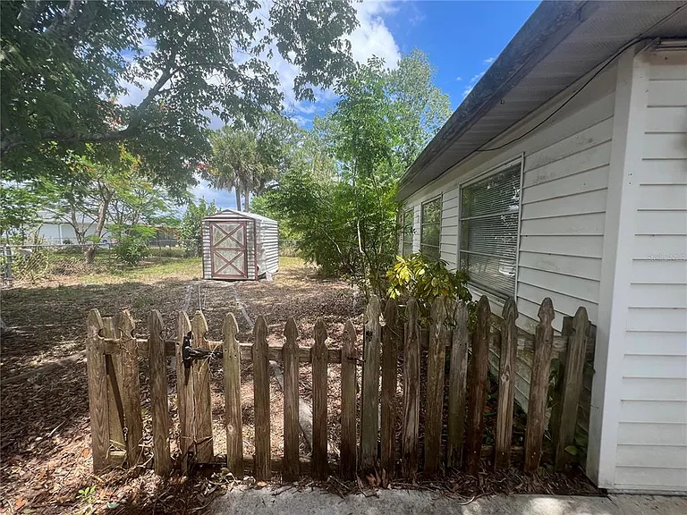 8250 Lombra Ave — Photo 28