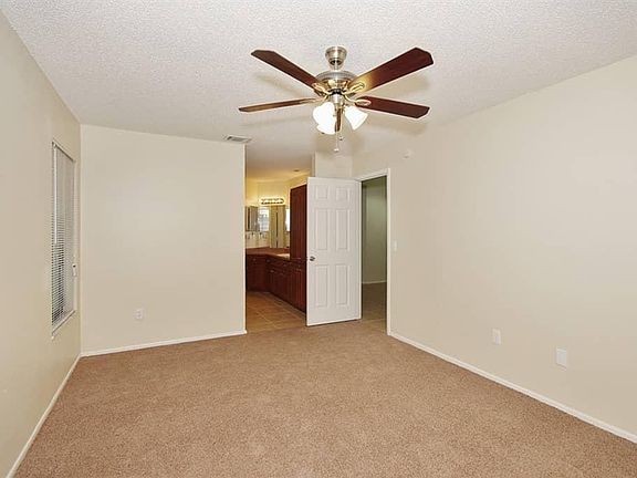 4th image of 331 Chicago Woods Cir #1